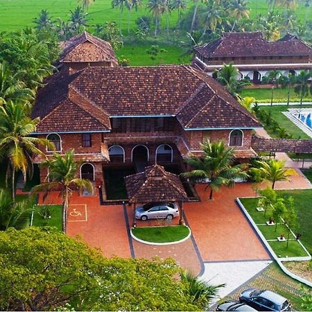 Kumarakom Heritage Resort Коттаям Экстерьер фото