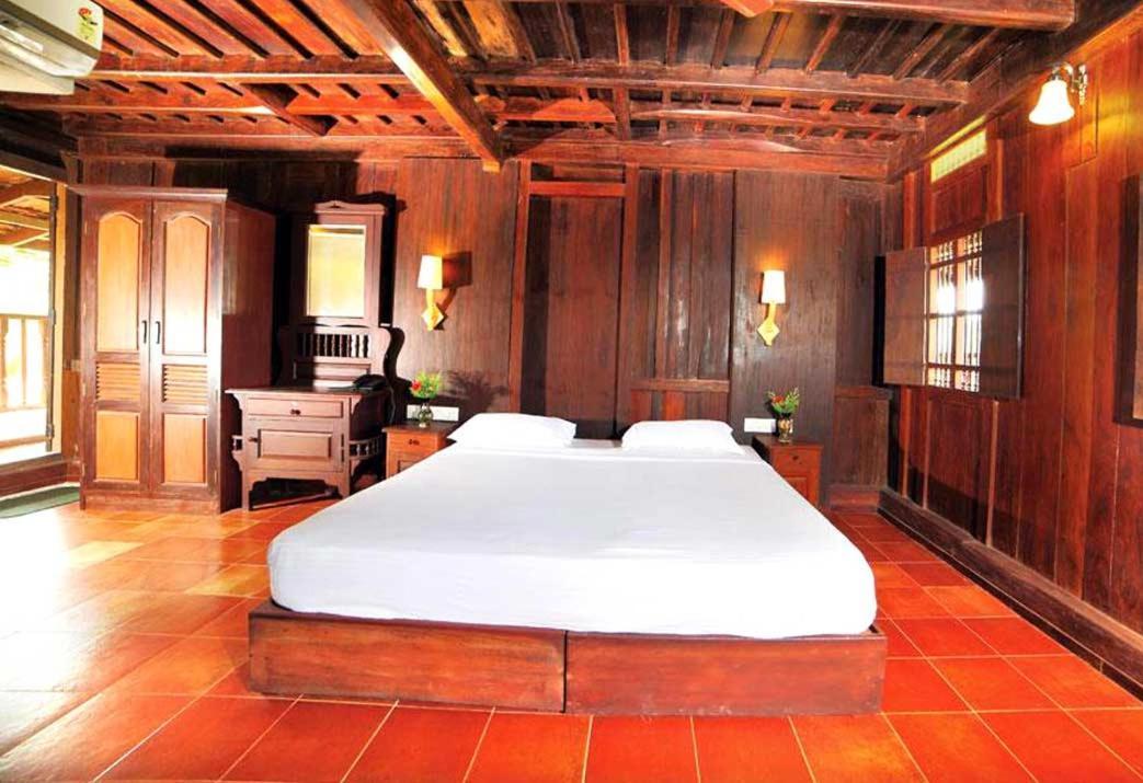 Kumarakom Heritage Resort Коттаям Экстерьер фото