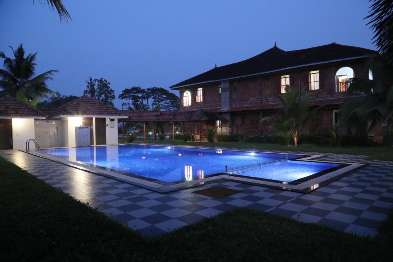 Kumarakom Heritage Resort Коттаям Экстерьер фото